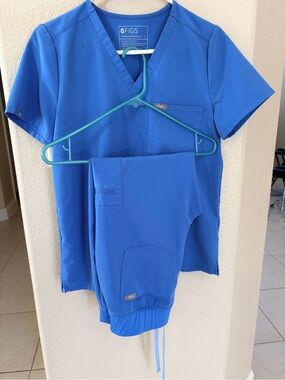 Figs V-Neck Medical Scrub Top in Bright Blue